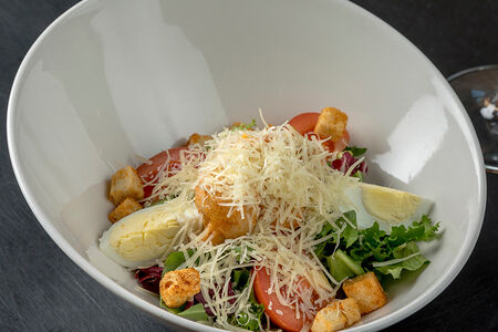 Салат Цезарь с курицей