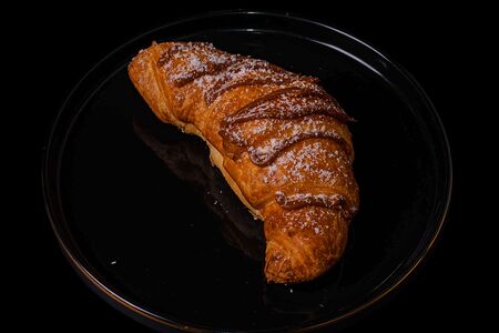 Круассан с шоколадом