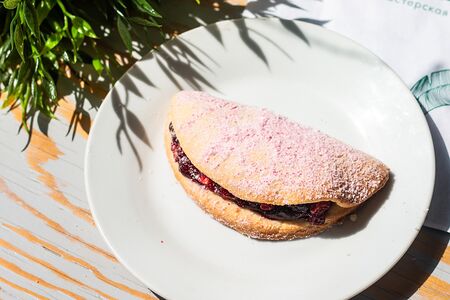 Сочень с ягодой