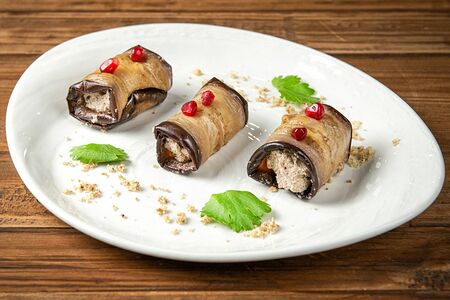 Баклажаны с грецкими орехами