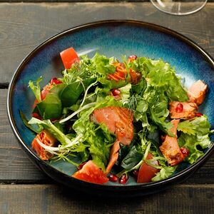 Салат Тбилиссимо с лососем