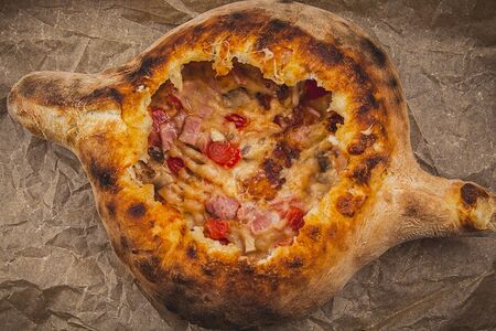 Аджарская лодочка с сыром, беконом и помидором