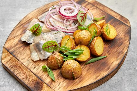 Селедочка с картофелем