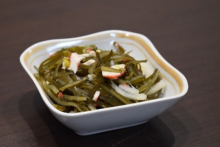 Салат из морской капусты