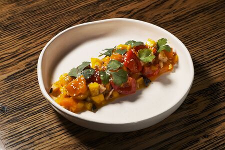 Севиче с осьминогом и лососем