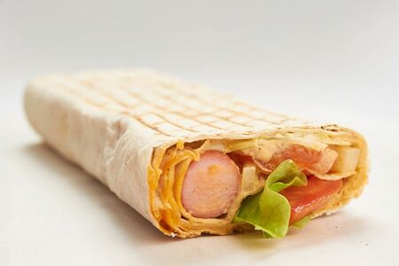 Лаваш с двумя сосисками