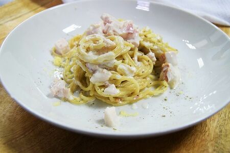 Паста с копченой куриной грудкой