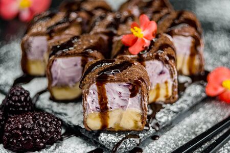 Сладкий ролл Черника