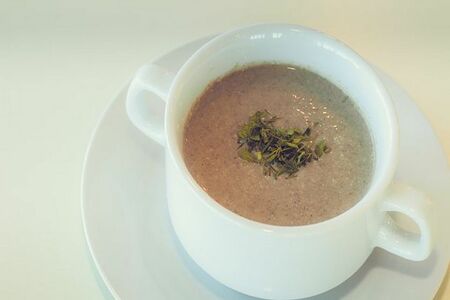 Грибной суп-пюре с гренками и сливками