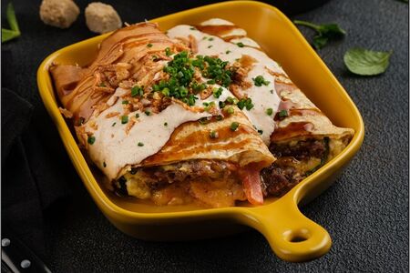 Омлет с хрустящей индейкой и грибами