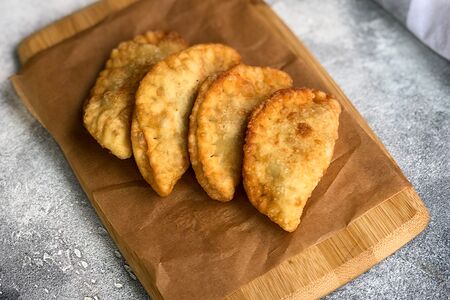 Посикунчики с луком и яйцом