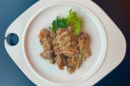 Бефстроганов из соевого мяса