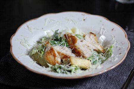 Цезарь с курицей