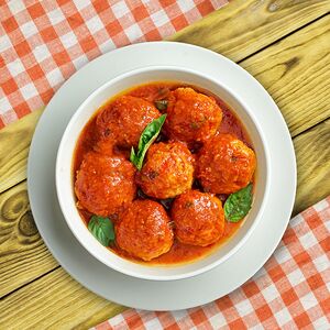 Куриные фрикадельки в томатном соусе