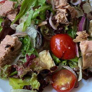 Салат с тунцом