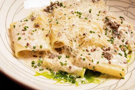 Паккери в сливочном соусе с перечным миксом