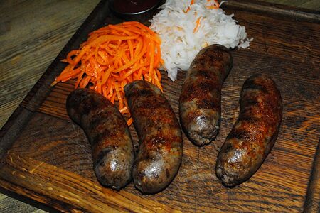 Домашние колбаски с гарниром