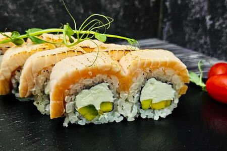 Опаленные роллы Филадельфия Хот