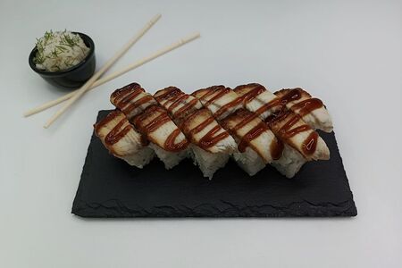 Ролл Золотой дракон