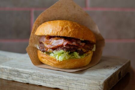 Бургер Местный парень