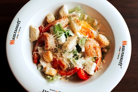 Салат Цезарь с креветками