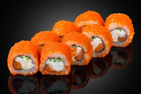 Ролл Филадельфия с икрой 8 шт