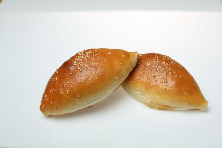 Пирожок с рисом и яйцом