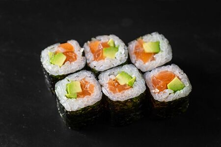 Ролл Лосось и авокадо