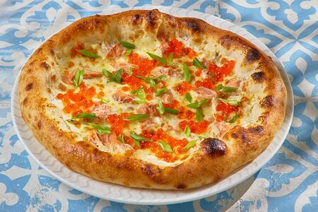 С копченым лососем