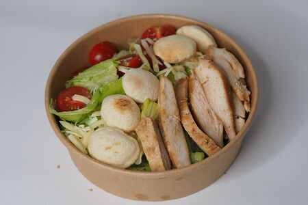 Салат Цезарь с курицей