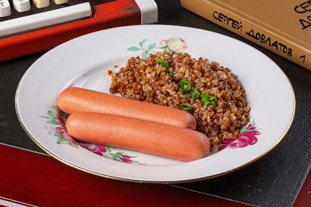 Гречка с сосисками