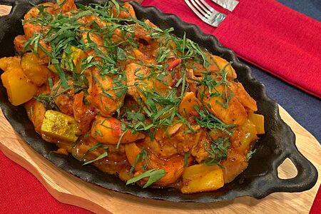 Горячая сковородка со свининой