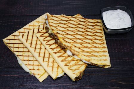 Кесадилья мясная Болоньезе (половинка)