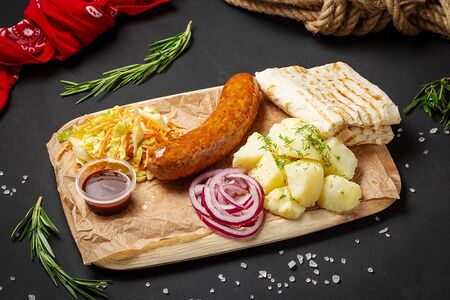 Обед Свиная колбаска BBQ