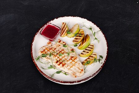 Сковородное из индейки с яблоками