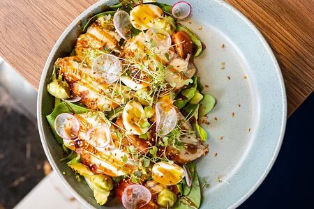 Салат с угрем