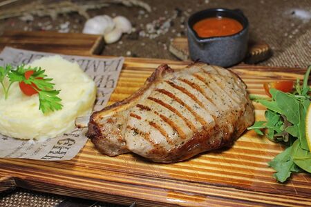 Корейка на косточке