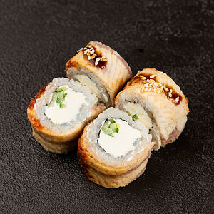 Половинка ролла Филадельфия с угрем