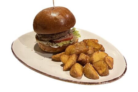 Бургер с картофелем по-деревенски