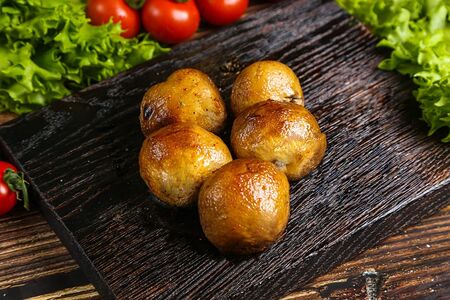 Шампиньоны, запечённые на мангале