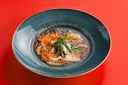 Куриный бульон с фузилли