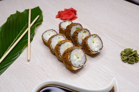 Ролл с курицей