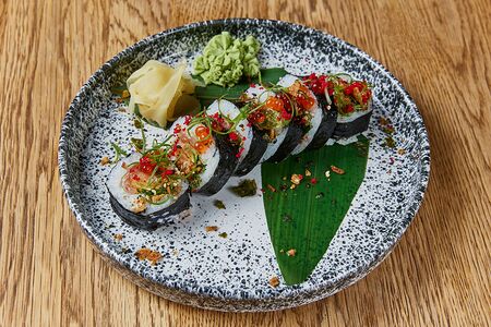 Ролл с креветкой темпура и лососем