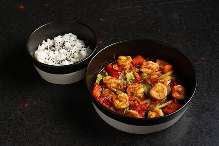 Креветки в соусе пад тай с рисом