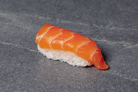 Суши Лосось
