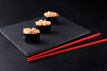 Эби спайси гункан