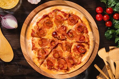 Пепперони с халапеньо и мёдом