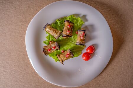 Рулет из баклажанов с чесноком и зеленью