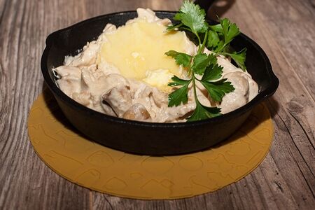 Бефстроганов из индейки