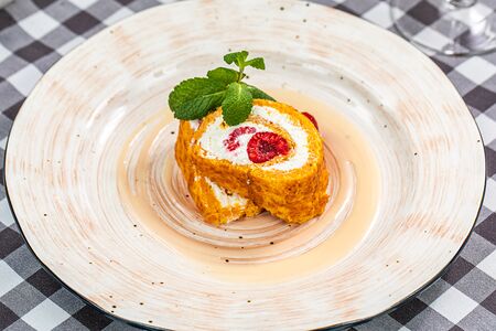 Морковный рулет